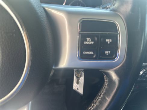 Used 2017 Jeep Wrangler Unlimited Rubicon AWD/4WD image 13