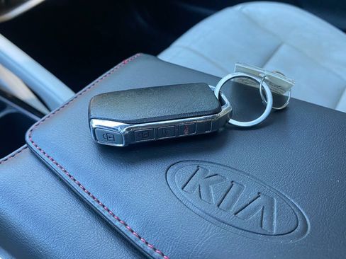 Used 2020 Kia Telluride SX w/ Towing Package FWD image 20
