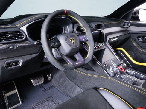 Used 2024 Lamborghini Urus Performante image 5