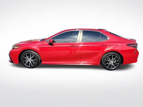 Used 2023 Toyota Camry SE FWD image 2