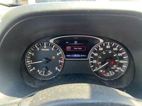 Used 2020 Nissan Pathfinder SV FWD image 13