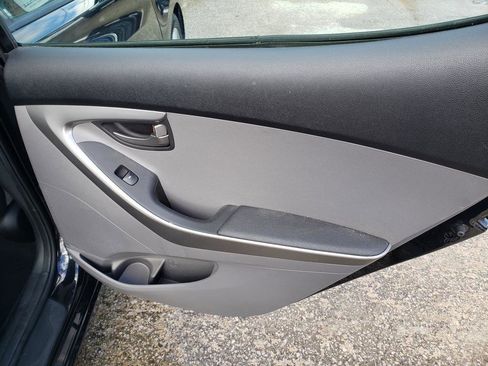Used 2013 Hyundai Elantra GLS image 21