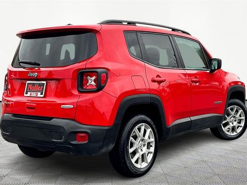 Used 2022 Jeep Renegade Latitude image 2