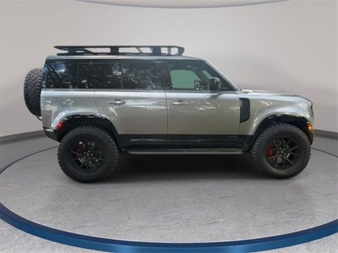 Used 2023 Land Rover Defender 110 X image 6