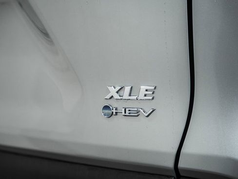 Used 2025 Toyota RAV4 XLE image 7