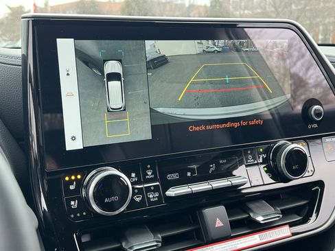 New 2026 Toyota Highlander Limited image 15