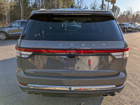 Certified 2025 Lincoln Aviator Reserve image 6