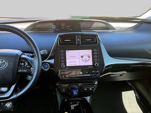Used 2022 Toyota Prius XLE FWD image 6