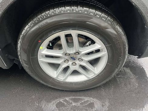 New 2026 Ford Explorer Active RWD image 5