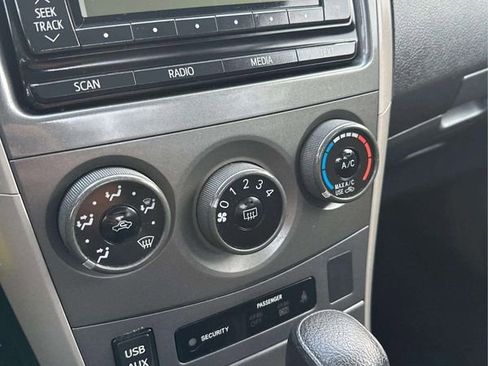 Used 2012 Toyota Corolla S image 30