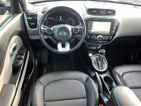 Certified 2019 Kia Soul + w/ Primo Package image 11