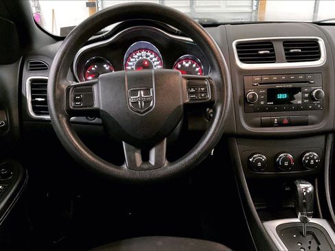 Used 2013 Dodge Avenger SE image 6