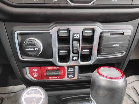 Used 2022 Jeep Wrangler Unlimited Rubicon w/ LED Lighting Group image 26