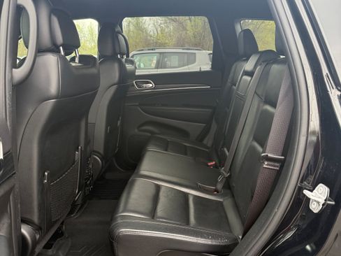 Used 2019 Jeep Grand Cherokee Limited AWD/4WD image 21