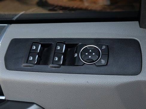 Used 2022 Ford F250 XLT w/ Black Appearance Package image 15