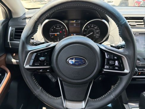 Used 2018 Subaru Outback 2.5i Touring AWD/4WD image 11