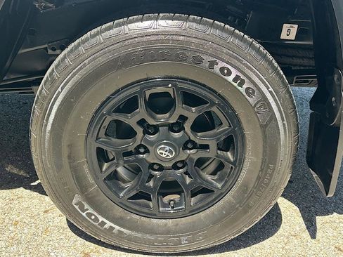 Certified 2023 Toyota Tacoma SR5 AWD/4WD image 30