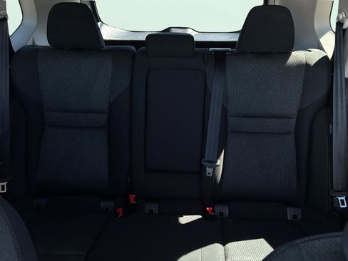 Used 2025 Nissan Rogue SV image 18