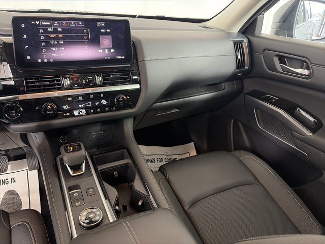 Certified 2026 Nissan Pathfinder SL AWD/4WD image 4