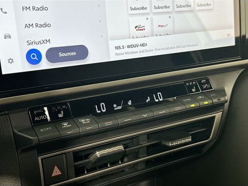 Used 2025 Toyota Camry XSE FWD image 15