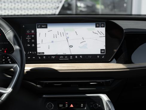 Certified 2025 Audi Q5 Premium Plus w/ Premium Plus AWD/4WD image 13