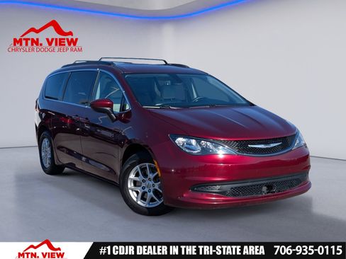Used 2021 Chrysler Voyager Lxi image 1