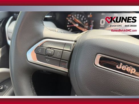 Used 2025 Jeep Compass Limited AWD/4WD image 30