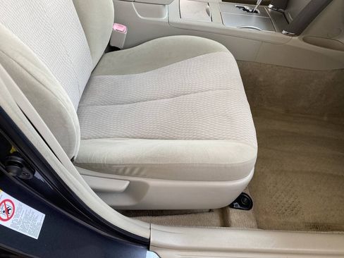 Used 2011 Toyota Camry LE FWD image 31