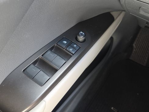 Certified 2022 Toyota Camry SE w/ Audio Upgrade Package FWD image 17