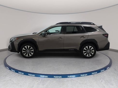 Used 2023 Subaru Outback Limited AWD/4WD image 9