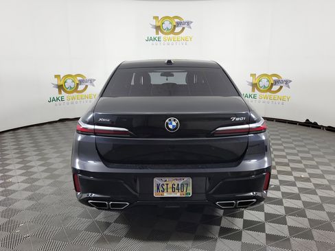 Certified 2023 BMW 760i xDrive AWD/4WD image 3