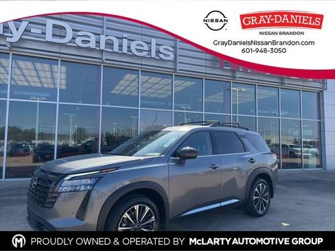 New 2026 Nissan Pathfinder Platinum image 1