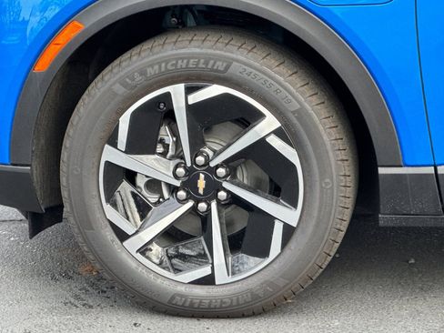 New 2026 Chevrolet Equinox EV LT image 24