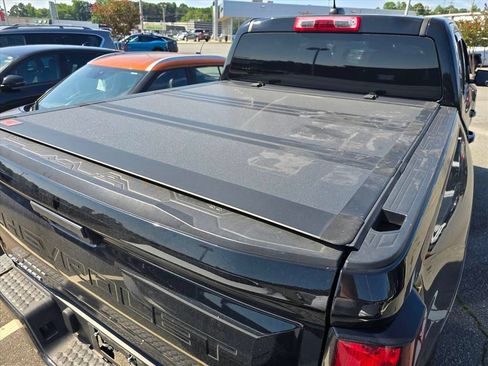 Used 2023 Chevrolet Colorado LT RWD image 13
