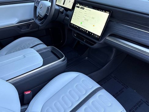 Used 2025 Rivian R1T Adventure image 19
