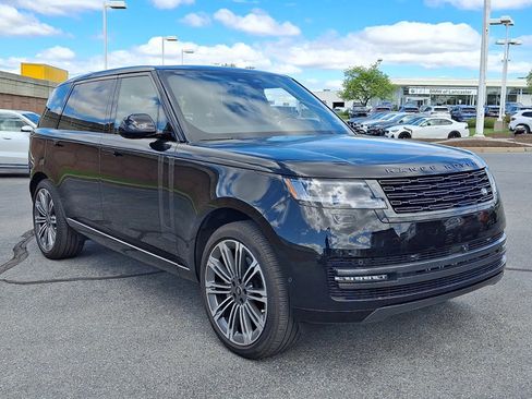 Used 2025 Land Rover Range Rover Long Wheelbase SE AWD/4WD image 1