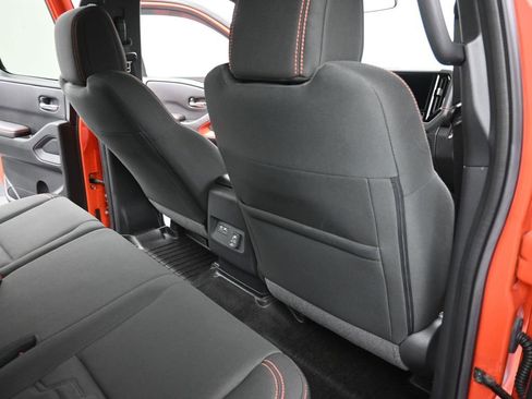 Used 2025 Nissan Frontier PRO-4X w/ Pro Convenience Package image 10