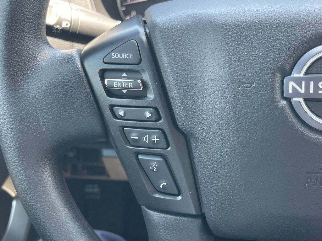 Used 2025 Nissan Frontier SV RWD image 24