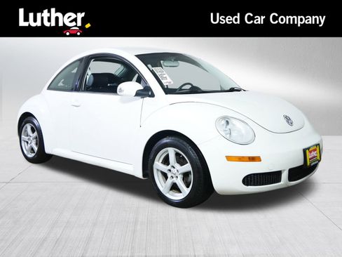 Used 2010 Volkswagen Beetle Coupe image 1