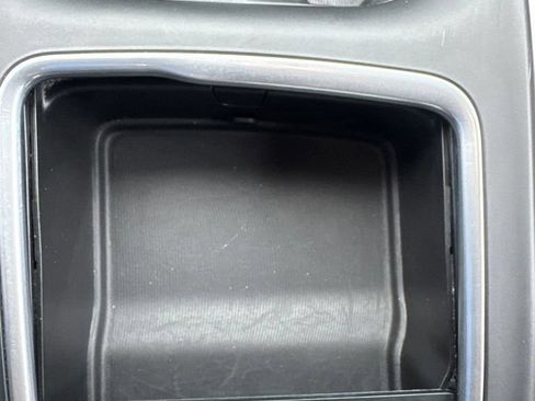 Used 2024 Chrysler Pacifica Touring-L FWD image 39