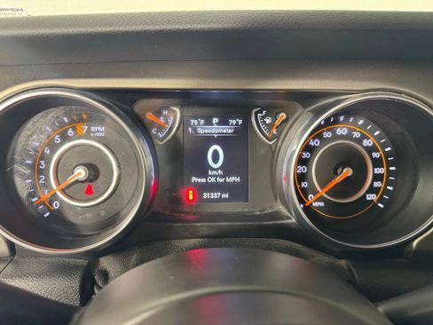 Used 2018 Jeep Wrangler Unlimited Sport image 14