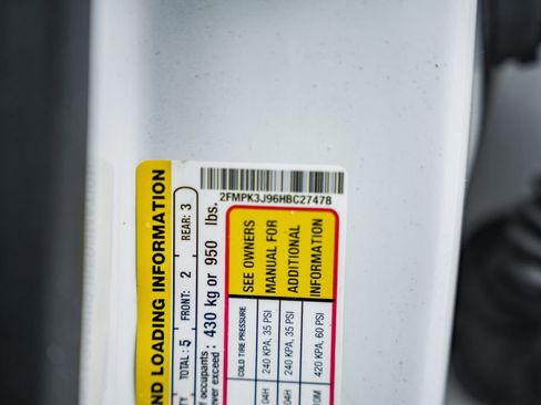 Used 2017 Ford Edge SEL w/ Equipment Group 201A image 36