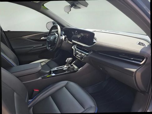 Used 2024 Buick Envista Sport Touring w/ Convenience I Package FWD image 22