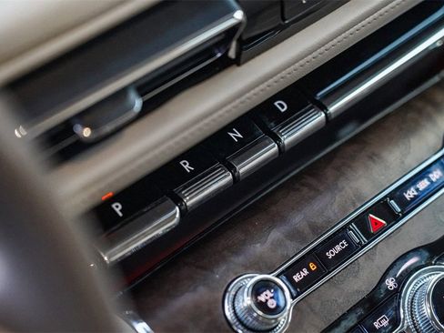 Certified 2023 Lincoln Aviator Reserve w/ Equipment Group 201A image 25