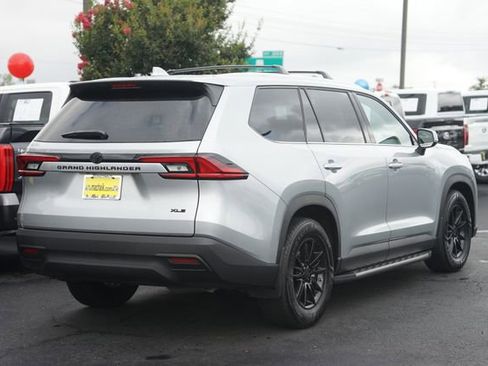 Used 2026 Toyota Grand Highlander FWD image 6