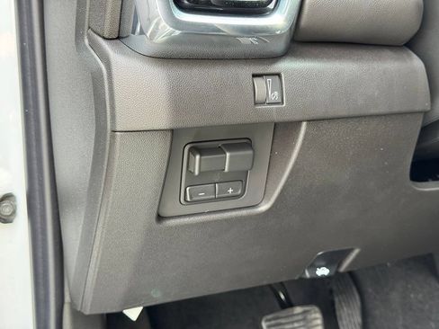 New 2026 GMC Canyon Elevation w/ Convenience Package RWD image 9