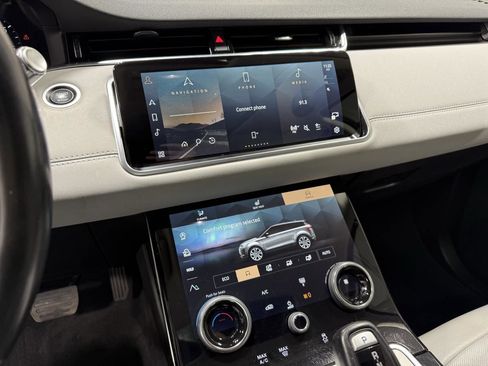 Used 2022 Land Rover Range Rover Evoque SE image 13