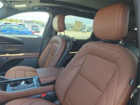 New 2026 Lincoln Nautilus Reserve AWD/4WD image 15