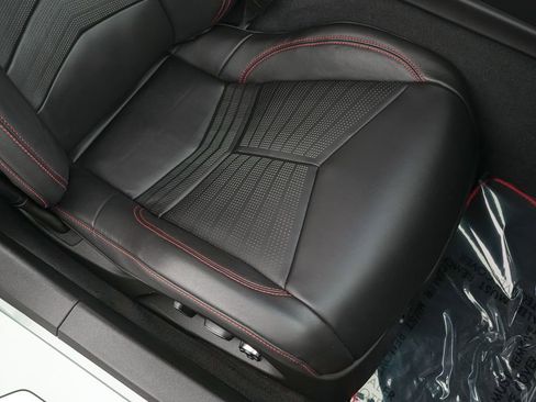 Used 2022 Chevrolet Corvette Stingray Premium Conv w/ Z51 Performance Package RWD image 40