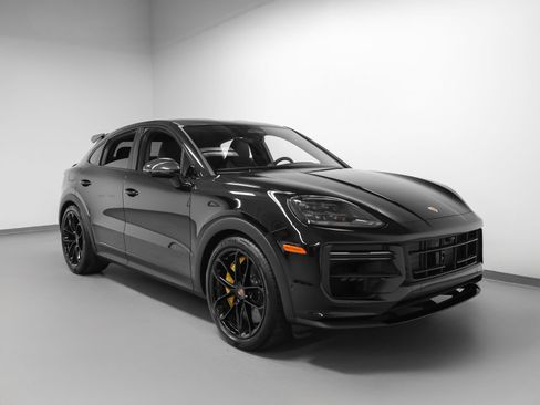 Certified 2026 Porsche Cayenne Turbo GT AWD/4WD image 10